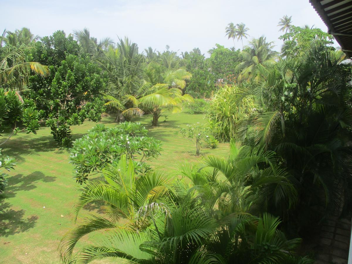 Raja Beach Hotel Balapitiya Exterior photo