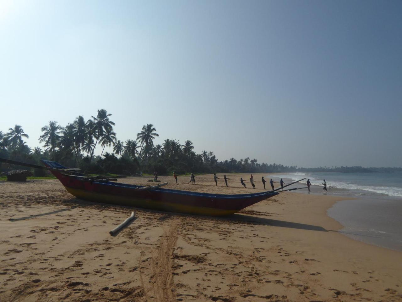Raja Beach Hotel Balapitiya Exterior photo